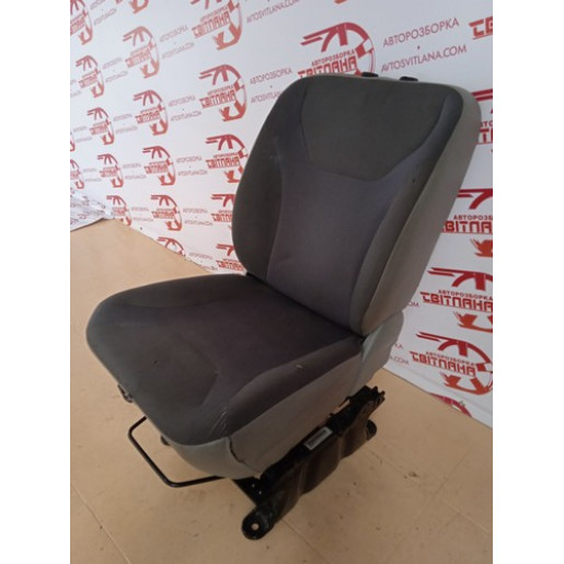 Водительское сидение Opel Vivaro 2007-2014 93160731